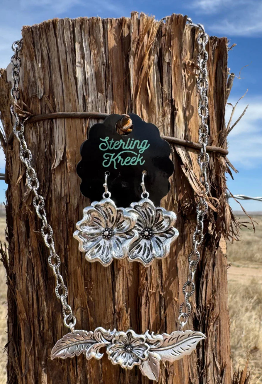 TOOLED LEATHER NECKLACE