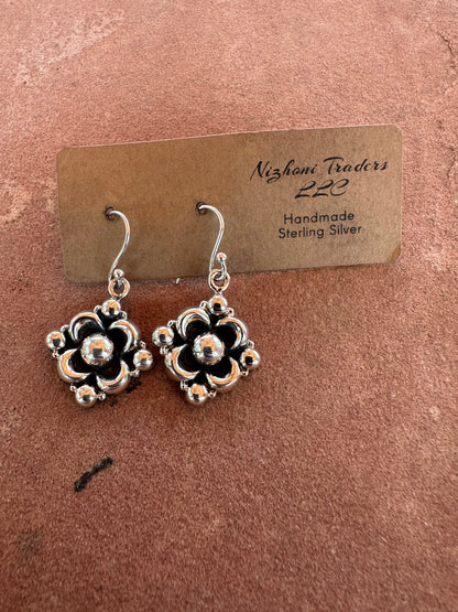 Nizhoni Handmade Sterling Silver Flower Dangle Earrings