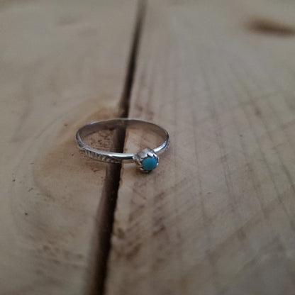 MARCUS GISHAL TINY DOT TURQUOISE RING