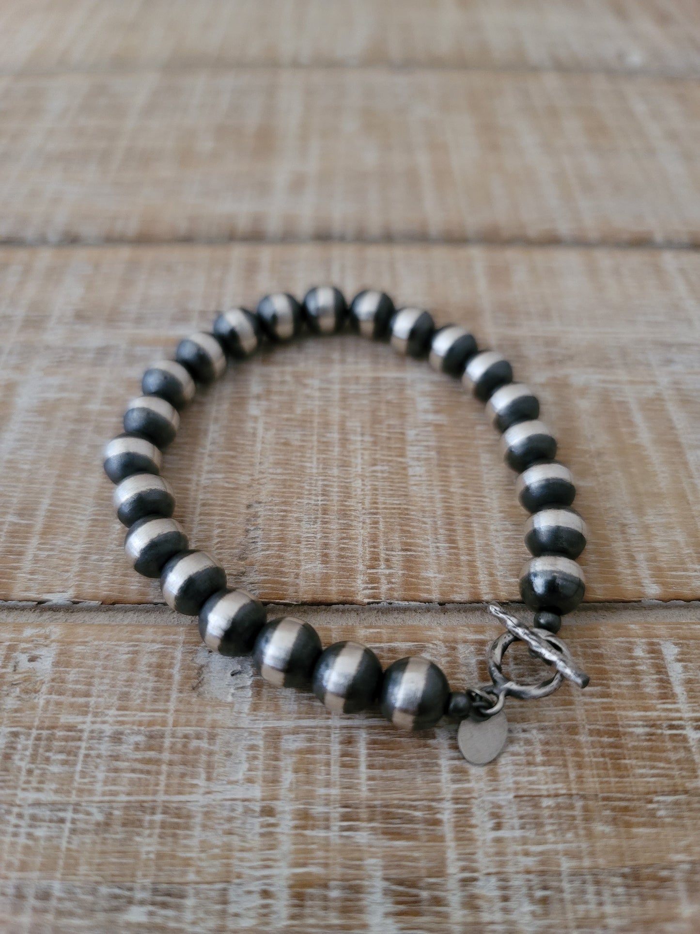 8 MM NAVAJO PEARL BRACELET