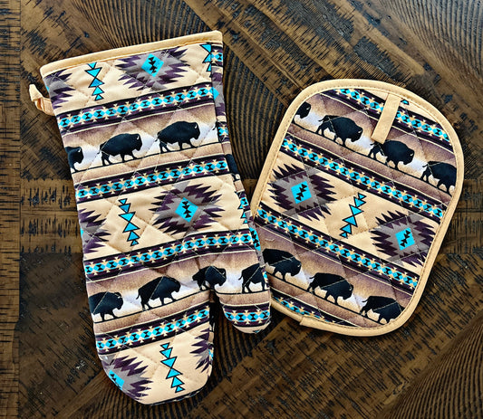 Buffalo Oven Mitt Set