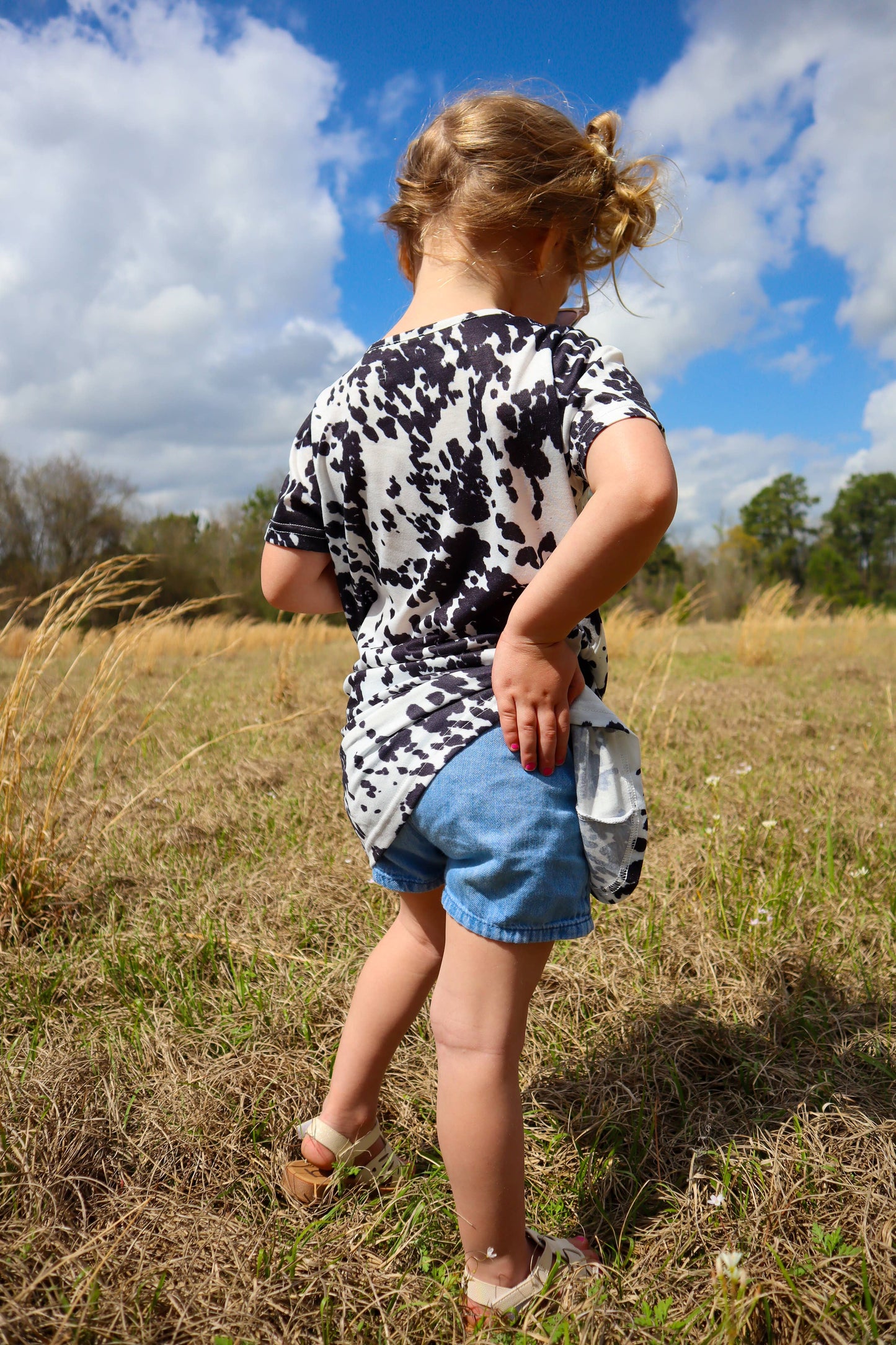 Sage Kids Knotted Hem Short Sleeve Tee- cow