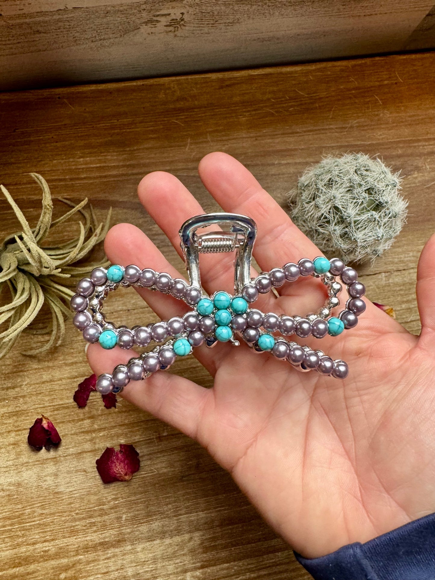 Pearl and turquoise magnesite bead bow hair clips