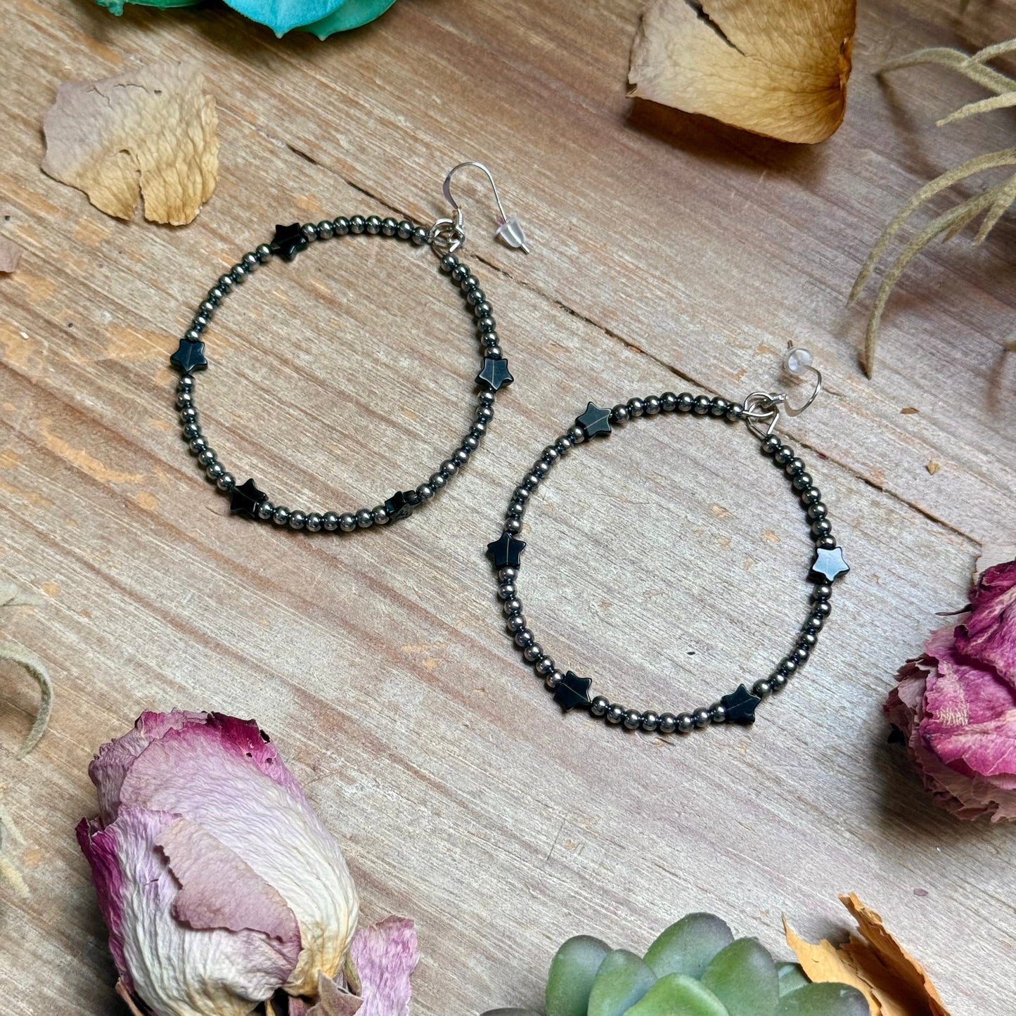 Black Onyx Star Hoop Earrings – 3mm Sterling Silver