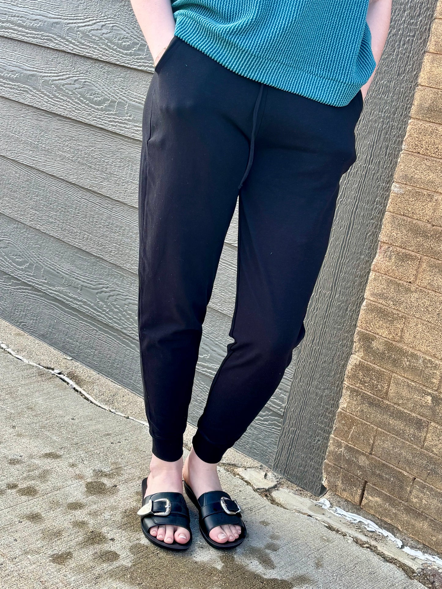 Prairie Run Joggers- Black