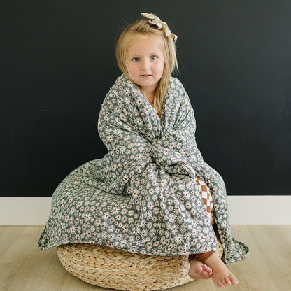 Dark Green Daisy Bamboo Fleece Quilt