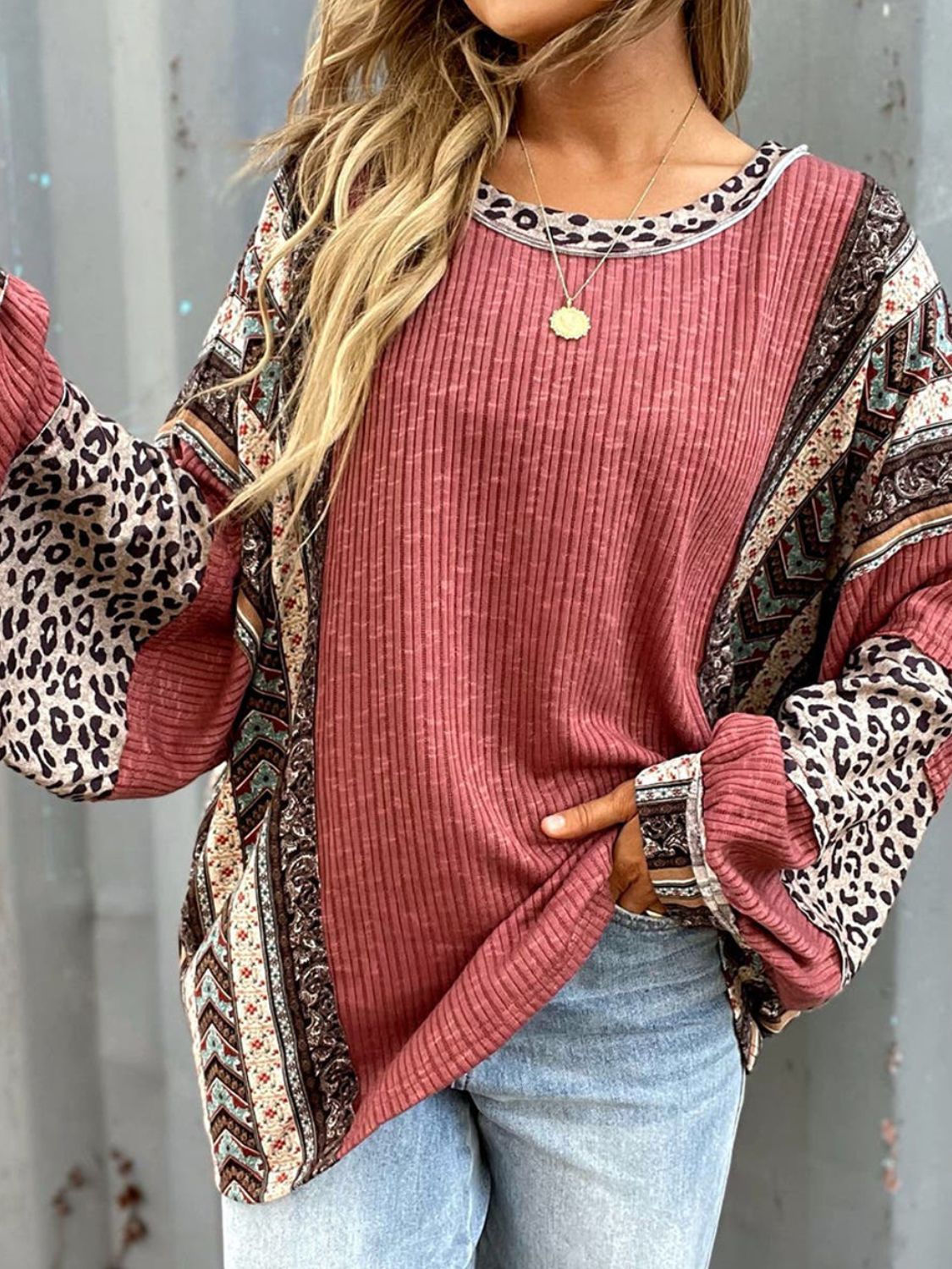 Leopard Round Neck Long Sleeve Sweatshirt