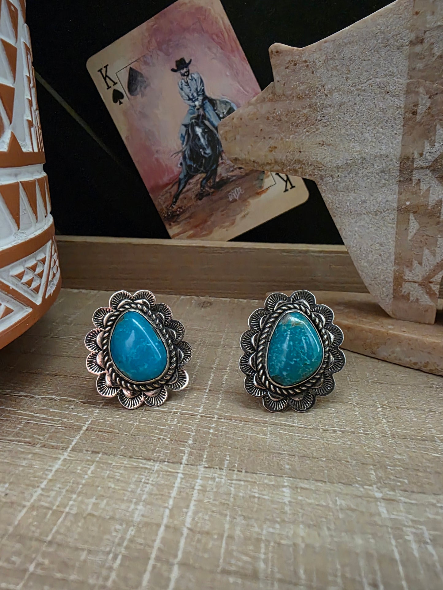 JUNIOR BEGAY SCALLOPED BORDER TURQUOISE RING