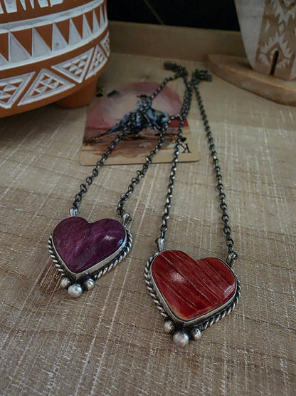 CHASSITY BELONE SPINY OYSTER STONE HEART NECKLACE