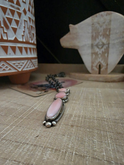 FREDA MARTINEZ PINK CONCH SHELL NECKLACE