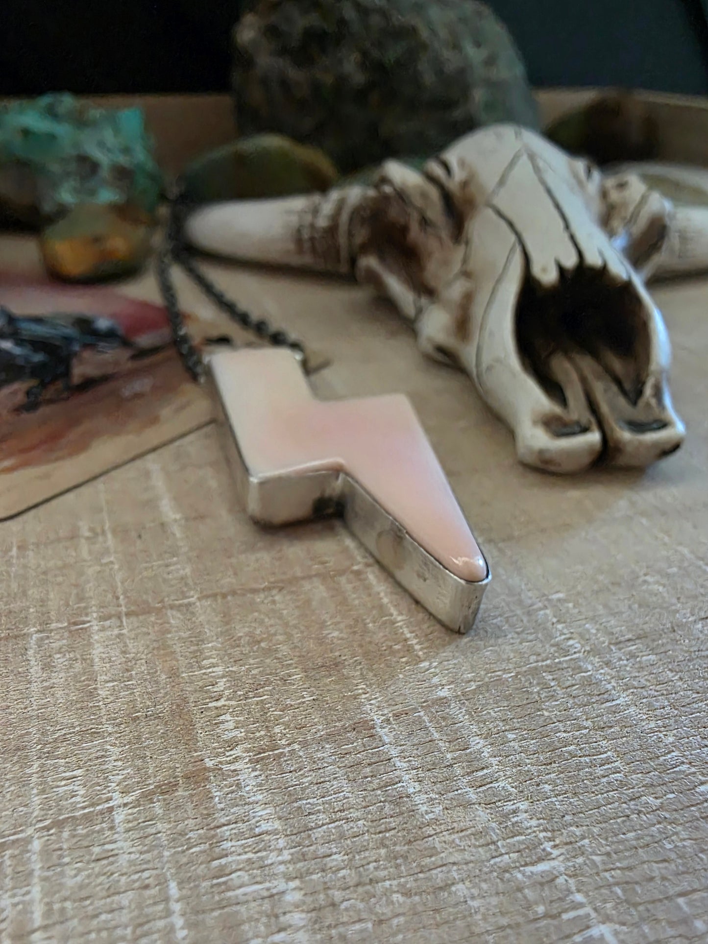 THE DONOVAN SKEETS PINK CONCH SHELL LIGHTNING BOLT NECKLACE